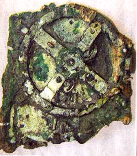 Cette étrange machine astronomique était peut-être utilisée
par les rois des mers, ces navigateurs antiques
qui sont à l'origine des portulans, 
ces inexplicables cartes antiques.